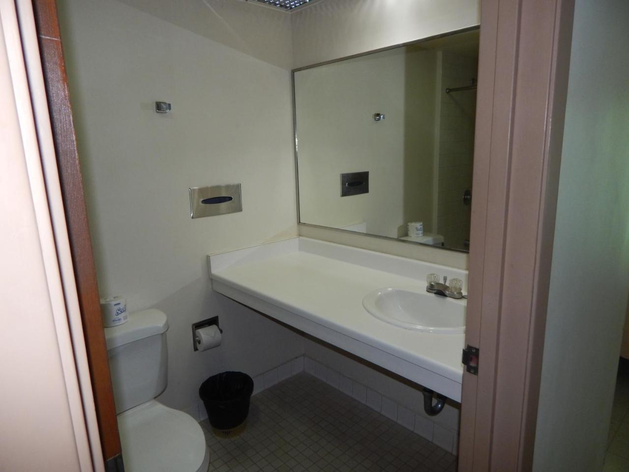 Esa Bay View Hotel Colonia 外观 照片